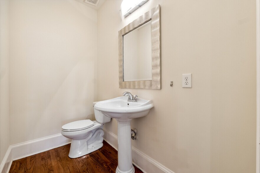 More Photos Of 1303 N Druid Hills Rd NE, Brookhaven Office Residential For Sale