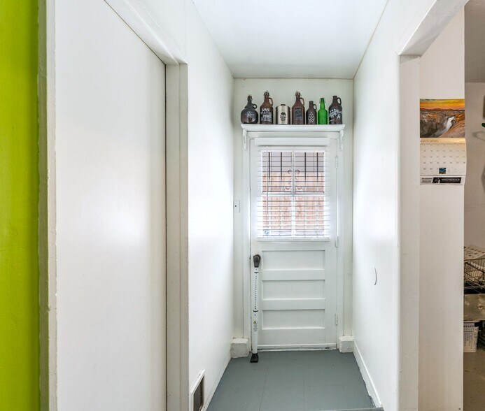 More Photos Of 613 Jane St NE, Albuquerque Flex For Sale