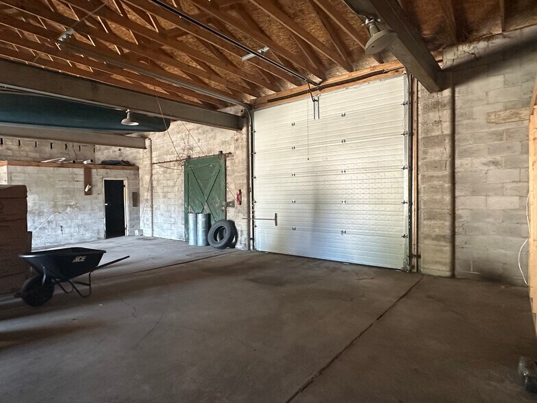 More Photos Of 226 Thomas st, Fostoria Flex For Sale