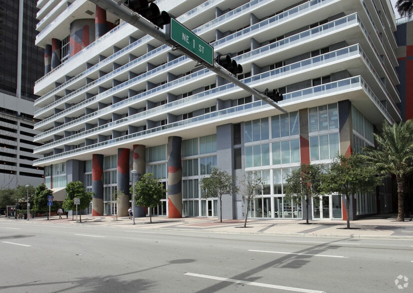 More Photos Of 50 Biscayne Blvd, Miami Apartments For Lease