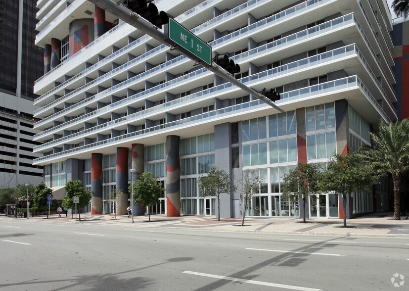 More Photos Of 50 Biscayne Blvd, Miami Multifamily For Sale