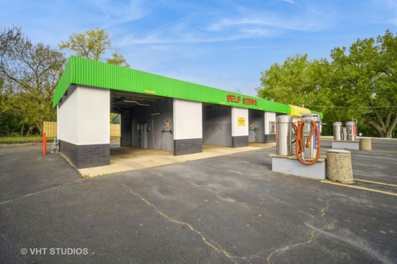 More Photos Of 235 W State Rd, Island Lake Carwash For Sale