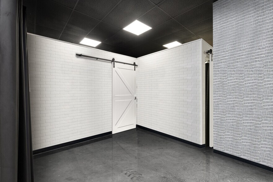 More Photos Of 1626 W Broadway Ave, Moses Lake Storefront For Lease