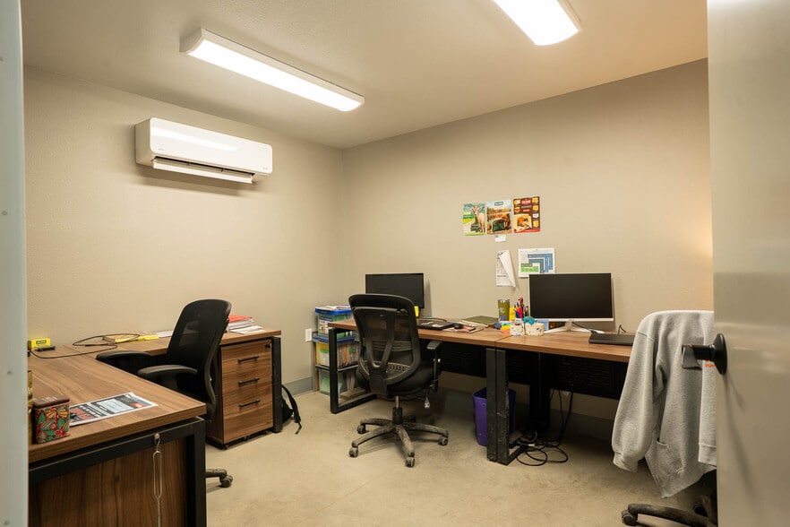 More Photos Of N5550 County Road Z, Onalaska Flex For Sale