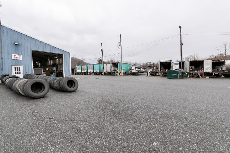 More Photos Of 56 US 46 Hwy, Columbia Distribution For Lease