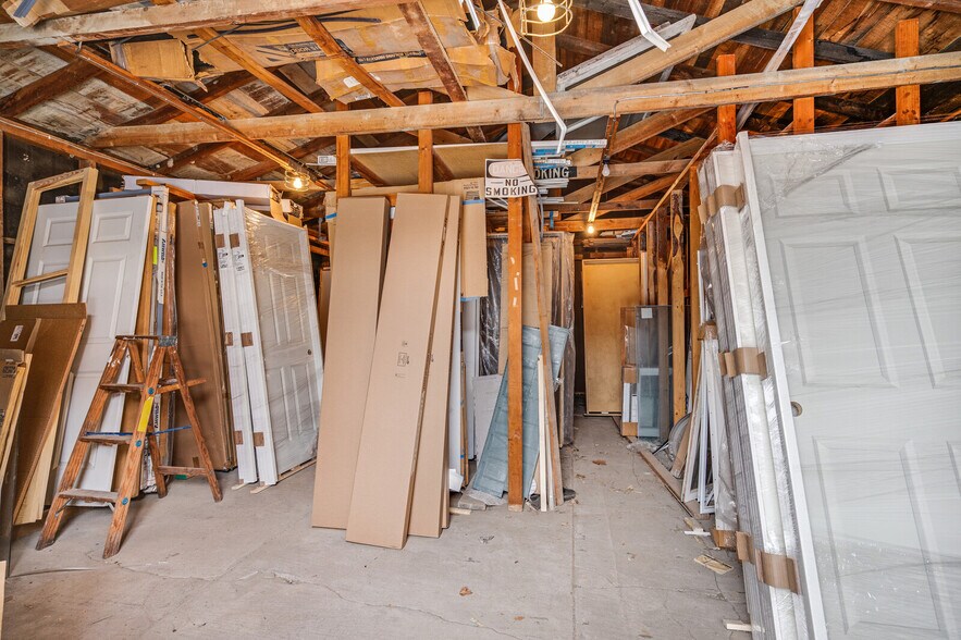 More Photos Of 101 Tanner St, Melrose Freestanding For Sale