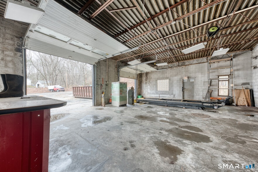 More Photos Of 860 Stafford Rd, Storrs Mansfield Industrial For Sale