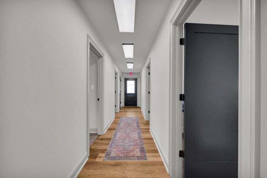 More Photos Of 679 Hospital Rd, Commerce Medical For Lease