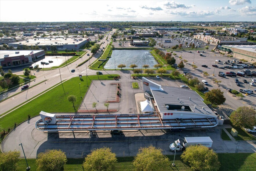 More Photos Of 608 W Town Center Blvd, Champaign Restaurant For Sale
