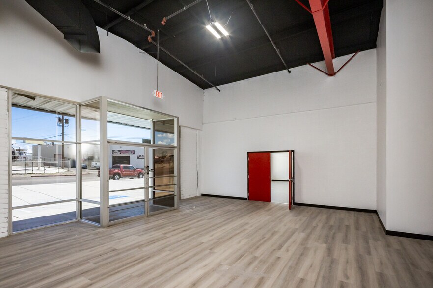 More Photos Of 1851 Commander Dr, Lake Havasu City Freestanding For Lease