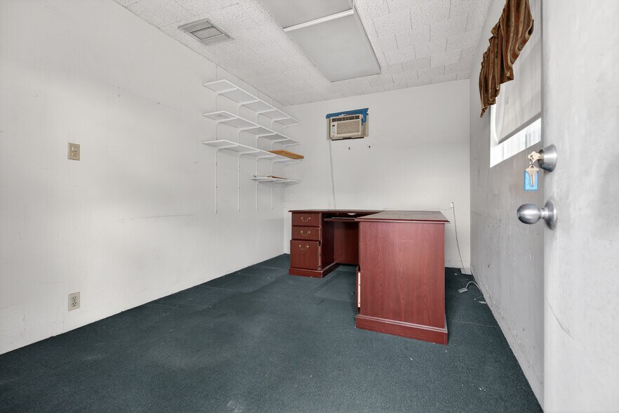 More Photos Of 4160 Verdugo Rd, Los Angeles Office For Sale