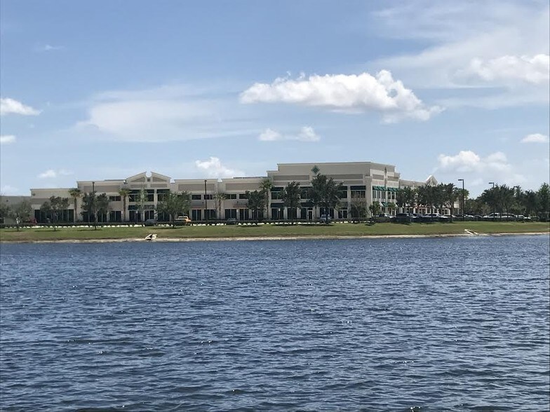 More Photos Of 6557 Hazeltine National Dr, Orlando Distribution For Lease