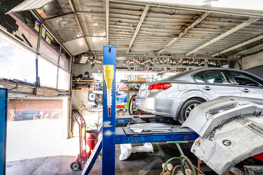 More Photos Of 1200 W Littleton Blvd, Littleton Service Station For Sale