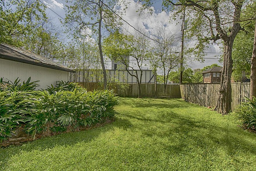 More Photos Of 1829 Colquitt St, Houston Specialty For Lease