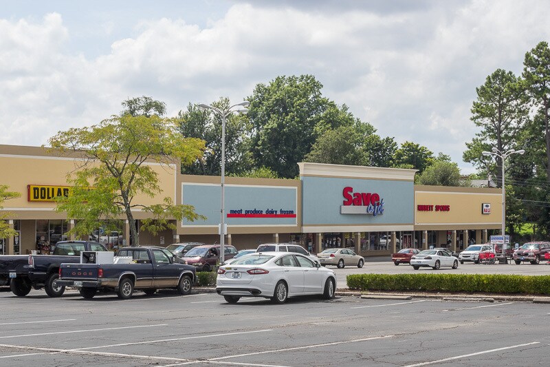 More Photos Of 11-26 Village Plaza Dr, Shelbyville Unknown For Lease