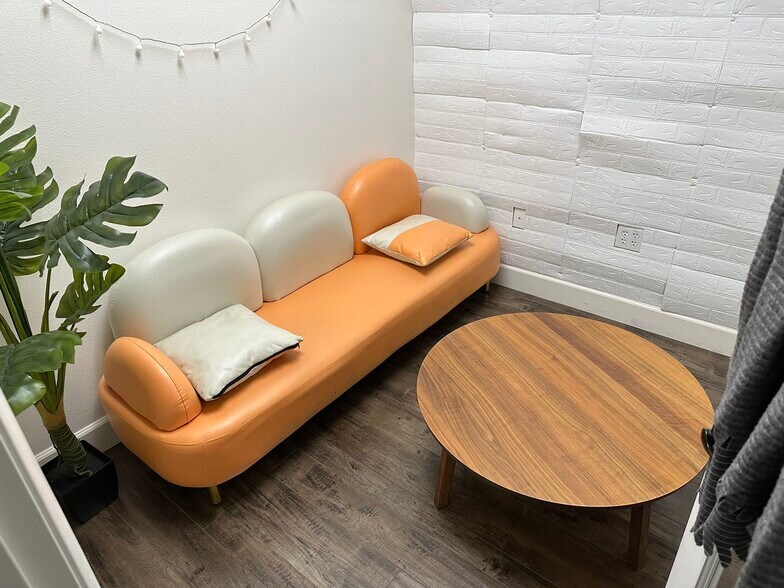 More Photos Of 529 E Valley Blvd, San Gabriel General Retail For Lease