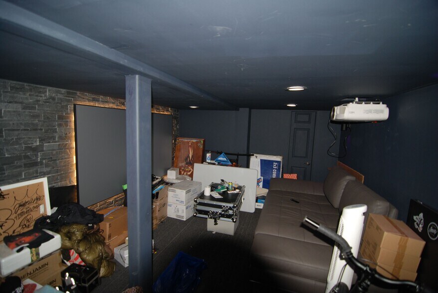 More Photos Of 19 Essex St, New York Storefront Retail Residential For Lease