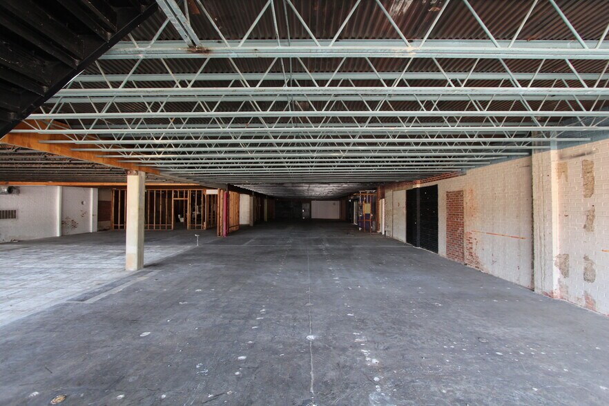 More Photos Of 179-181 S Cashua Dr, Florence Freestanding For Lease