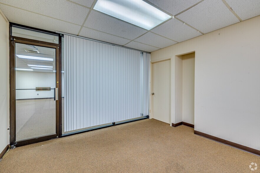 More Photos Of 17 S New York Ave, Atlantic City Parking Garage For Lease