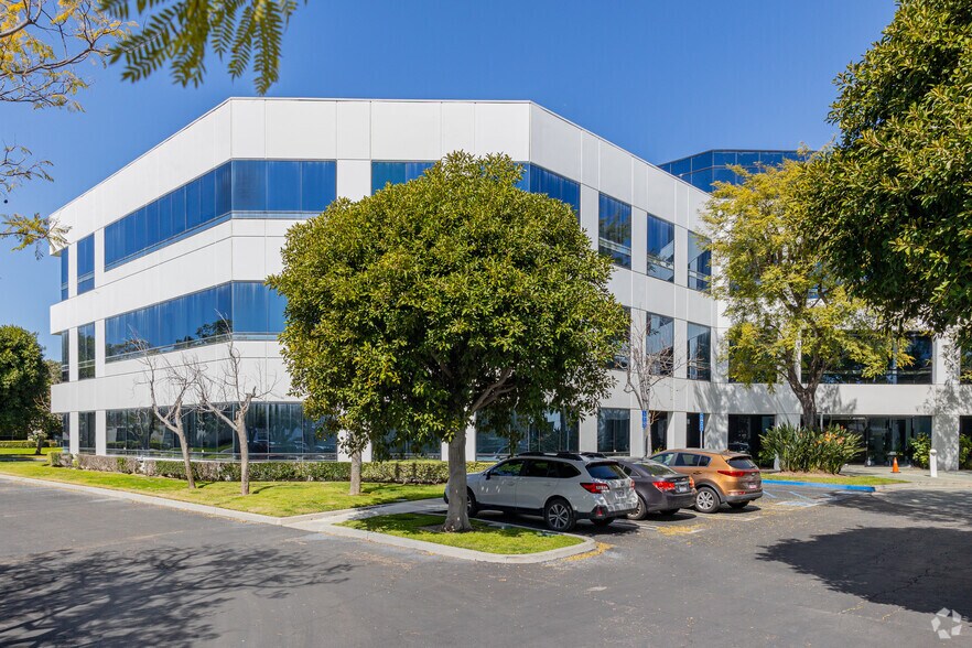 More Photos Of 10805 Holder St, Cypress Office For Lease