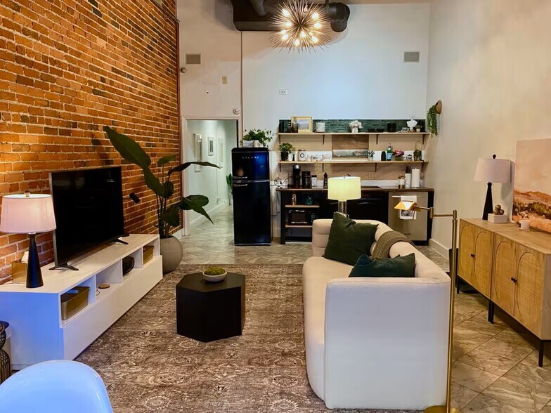 More Photos Of 102 W North St, Greenville Storefront Retail Office For Sale