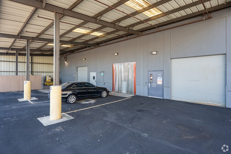 More Photos Of 3780 Flightline Dr, Santa Rosa Industrial For Lease