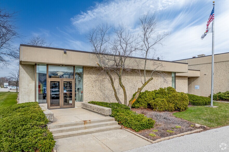 More Photos Of 16600 W Glendale Dr, New Berlin Manufacturing For Sale