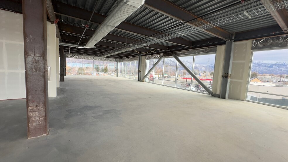 More Photos Of 5120 S 375 E, Washington Terrace Office For Lease