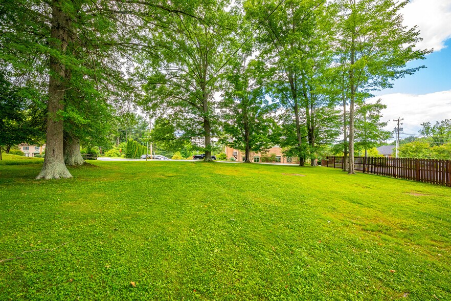 More Photos Of 131 Copenhaver St, Marion Shelter For Sale