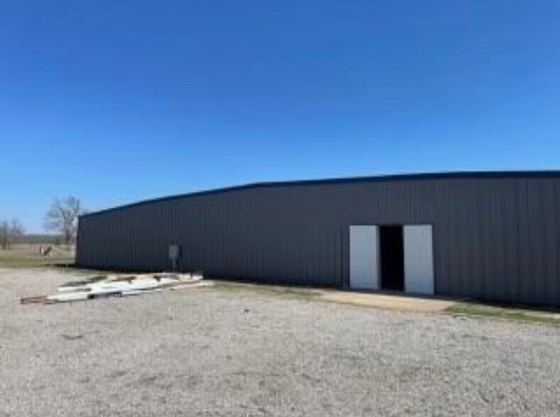 More Photos Of 980576 S Highway 99, Prague Warehouse For Sale