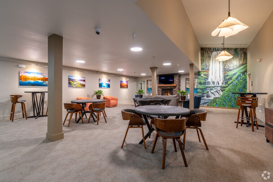 More Photos Of 2320 NW Lakeside Pl, Bend Multifamily For Sale