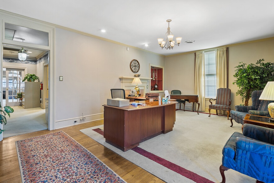 More Photos Of 127 S Cool Spring St, Fayetteville Office For Sale