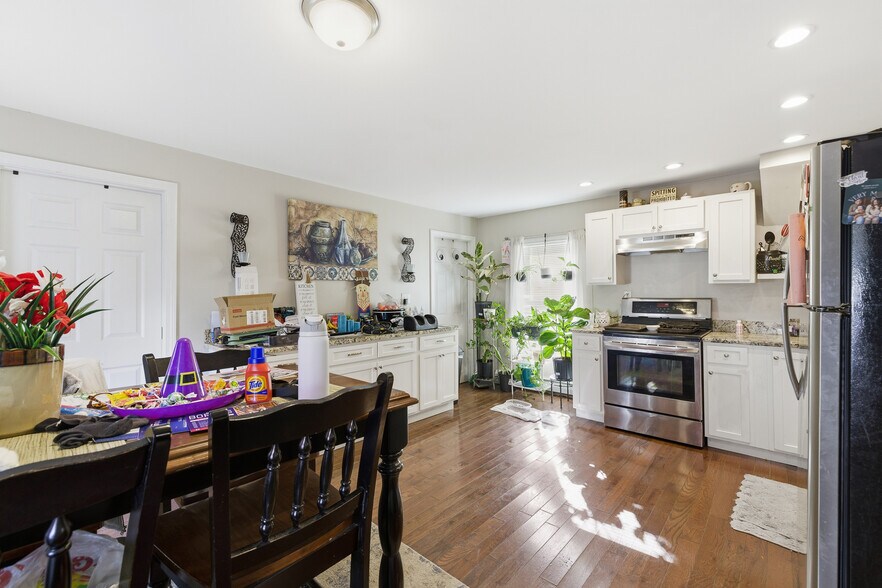 More Photos Of 158 Court St, Laconia Apartments For Sale