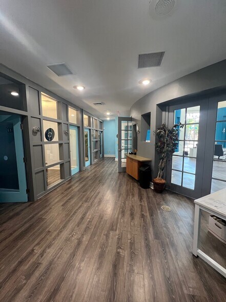 More Photos Of 2330 W Horatio St, Tampa Medical For Lease