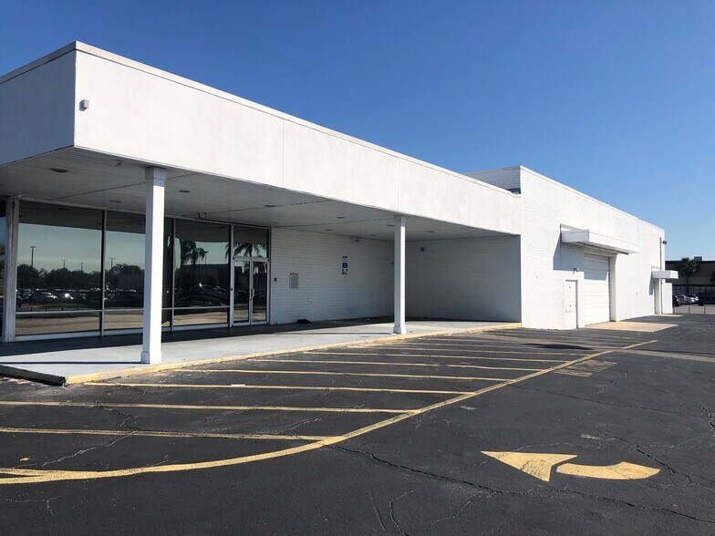 More Photos Of 9391 N Florida Ave, Tampa Medical For Lease