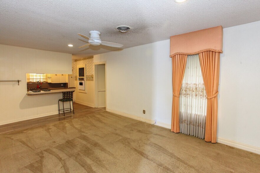 More Photos Of 1201 E 11th Pl, Big Spring Specialty For Sale