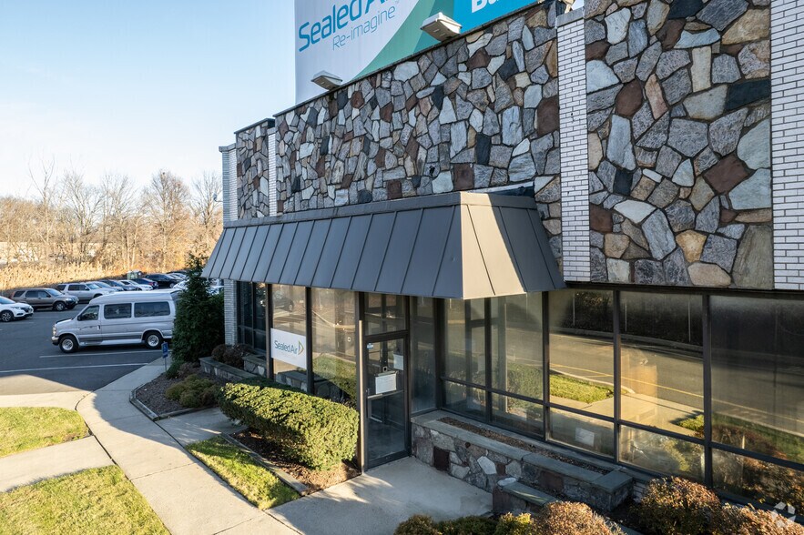 More Photos Of 301 Mayhill St, Saddle Brook Manufacturing For Lease