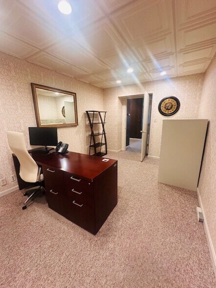 More Photos Of 62 Public Sq, Salem Storefront Retail Office For Sale