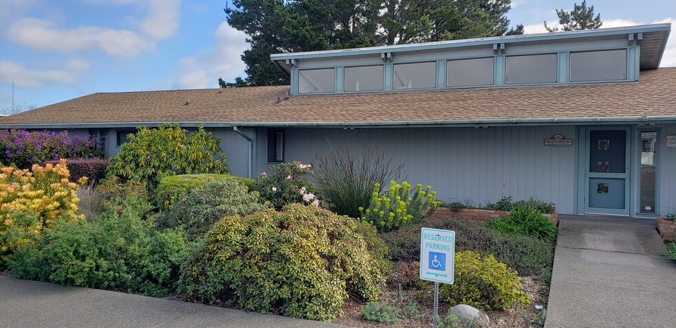 More Photos Of 895 River Dr, Fort Bragg Healthcare For Sale