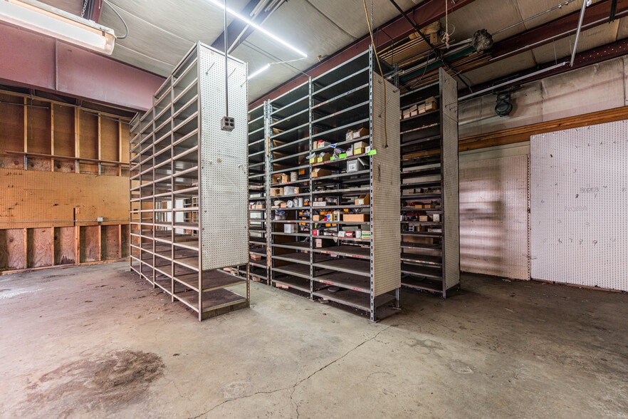 More Photos Of 560 S River St, Batavia Warehouse For Sale