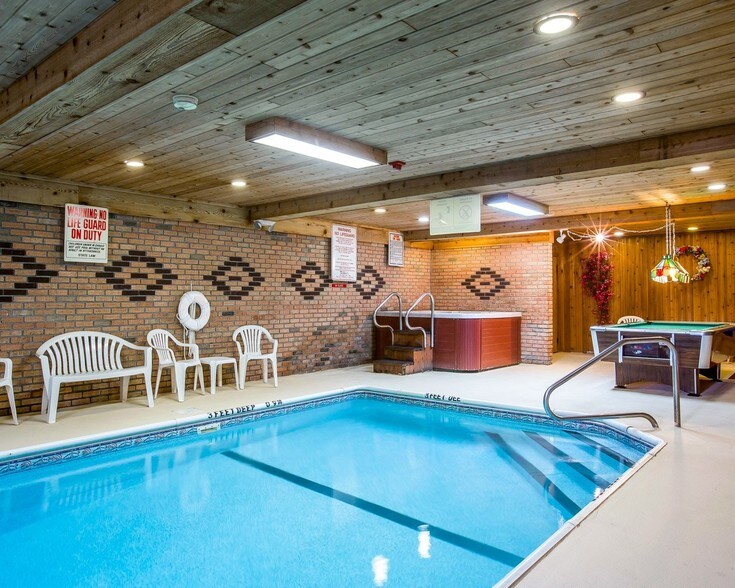 More Photos Of 439 Canada St, Lake George Hotel For Sale