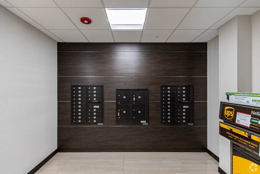 More Photos Of 1489-1499 W Palmetto Park Rd, Boca Raton Unknown For Lease