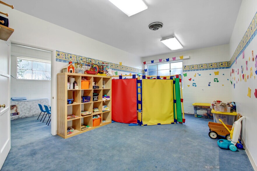 More Photos Of 724 S Glenoaks Blvd, Burbank Religious Facility For Sale