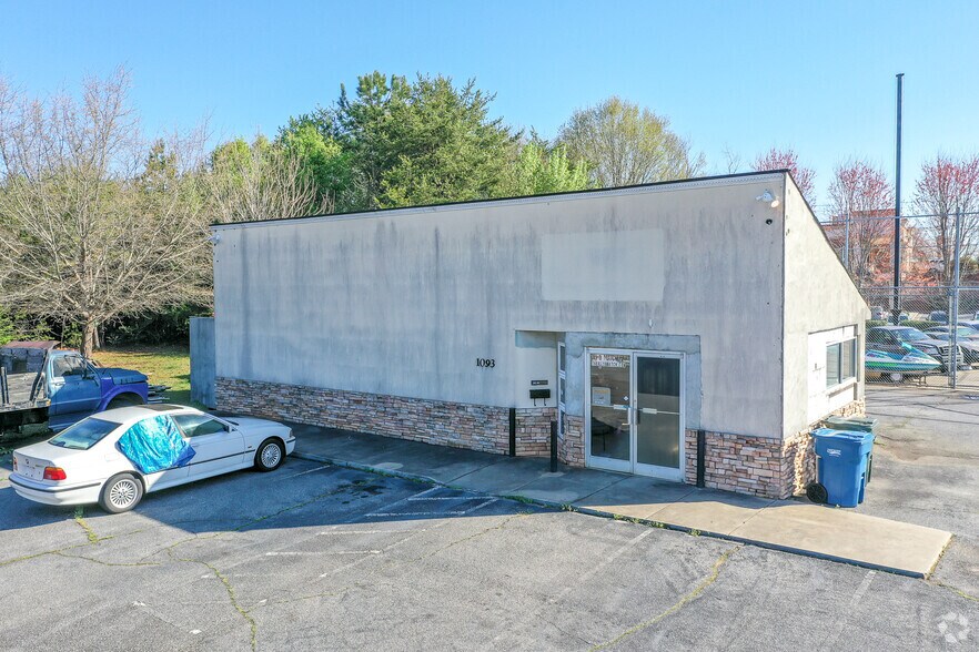 Primary Photo Of 1093 7th St Blvd SE, Hickory Office For Sale