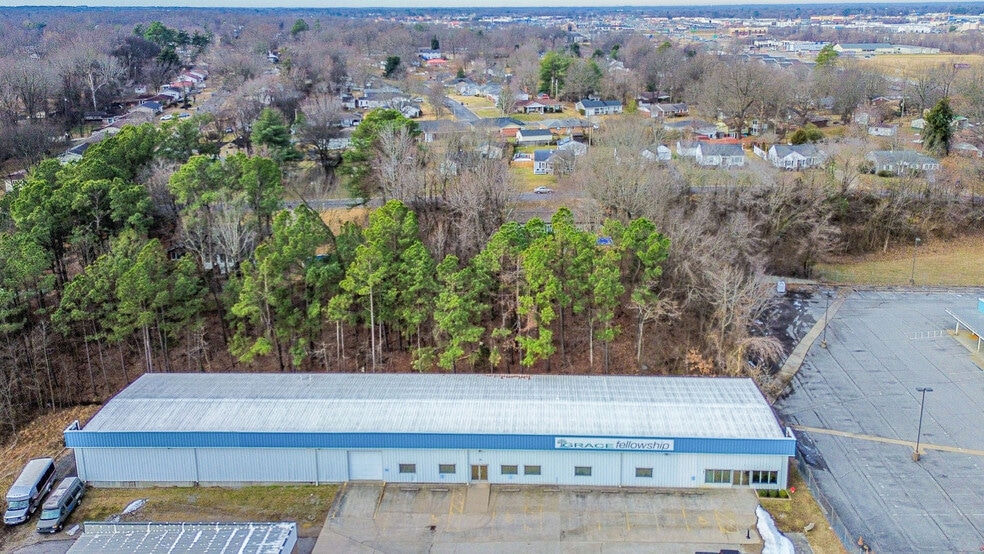 More Photos Of 3530 Park Plaza Rd, Paducah Flex For Lease