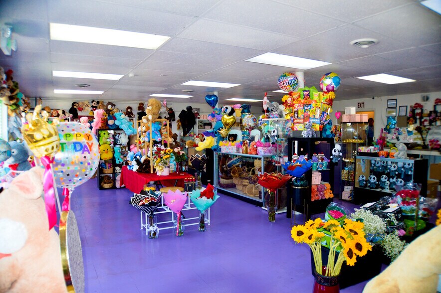 More Photos Of 1085-1091 S Federal Blvd, Denver Storefront Retail Office For Sale