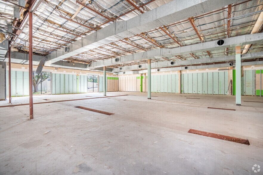 More Photos Of 3100 Gulf Fwy, La Marque Office For Sale