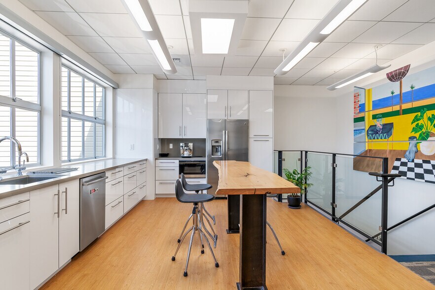 More Photos Of 15-17 Brush Pl, San Francisco Flex For Lease