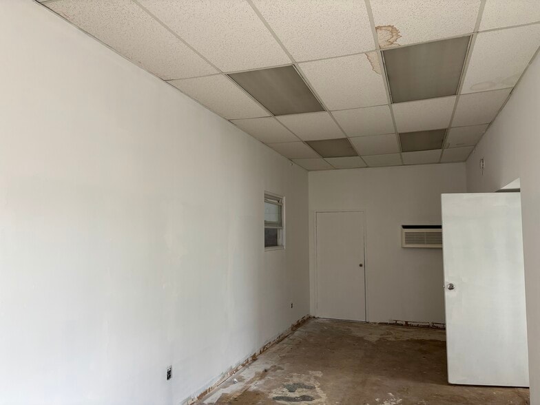 More Photos Of 16-18 Adams Pl, Lodi Warehouse For Lease