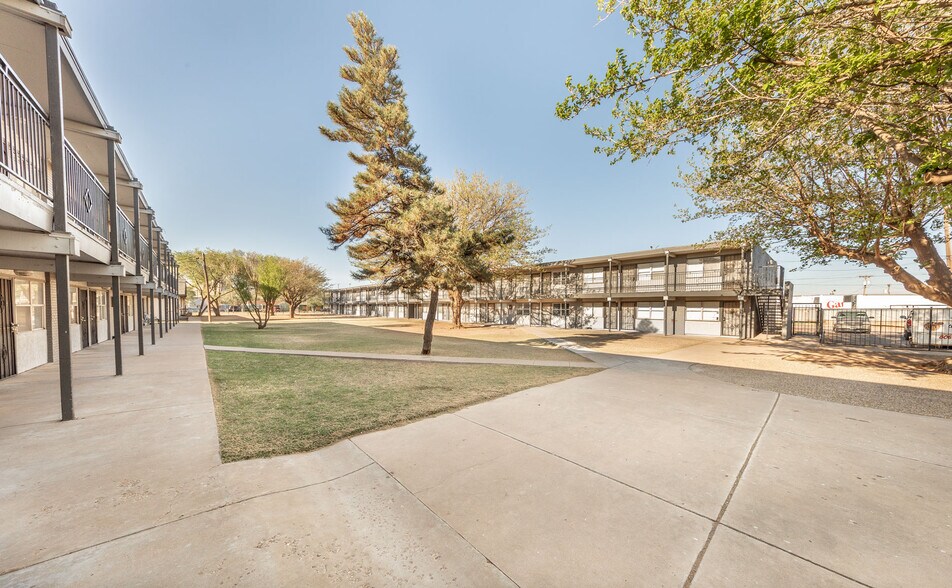 More Photos Of 102 Waco Ave, Lubbock Apartments For Sale